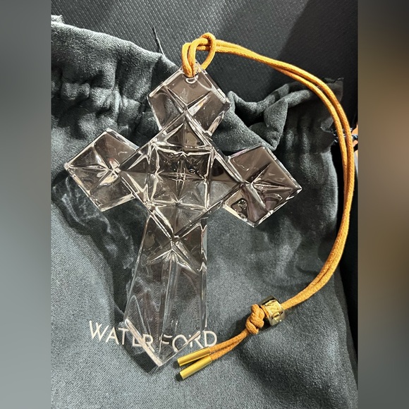 ✨ Waterford Crystal 2024 Annual Origami Cross Ornament, NEW IN BOX ✨ - Picture 8 of 16